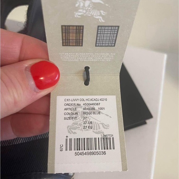 Burberry girls sandals - Picture 7 of 7